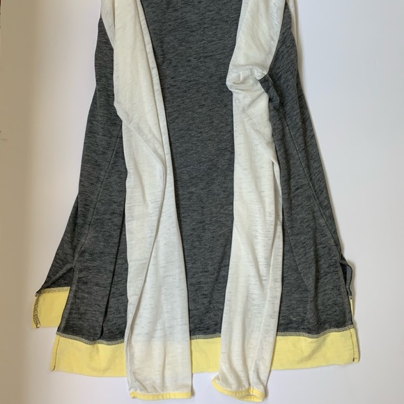 NEW hooded light long sleeve pullover - Picture 3 of 6